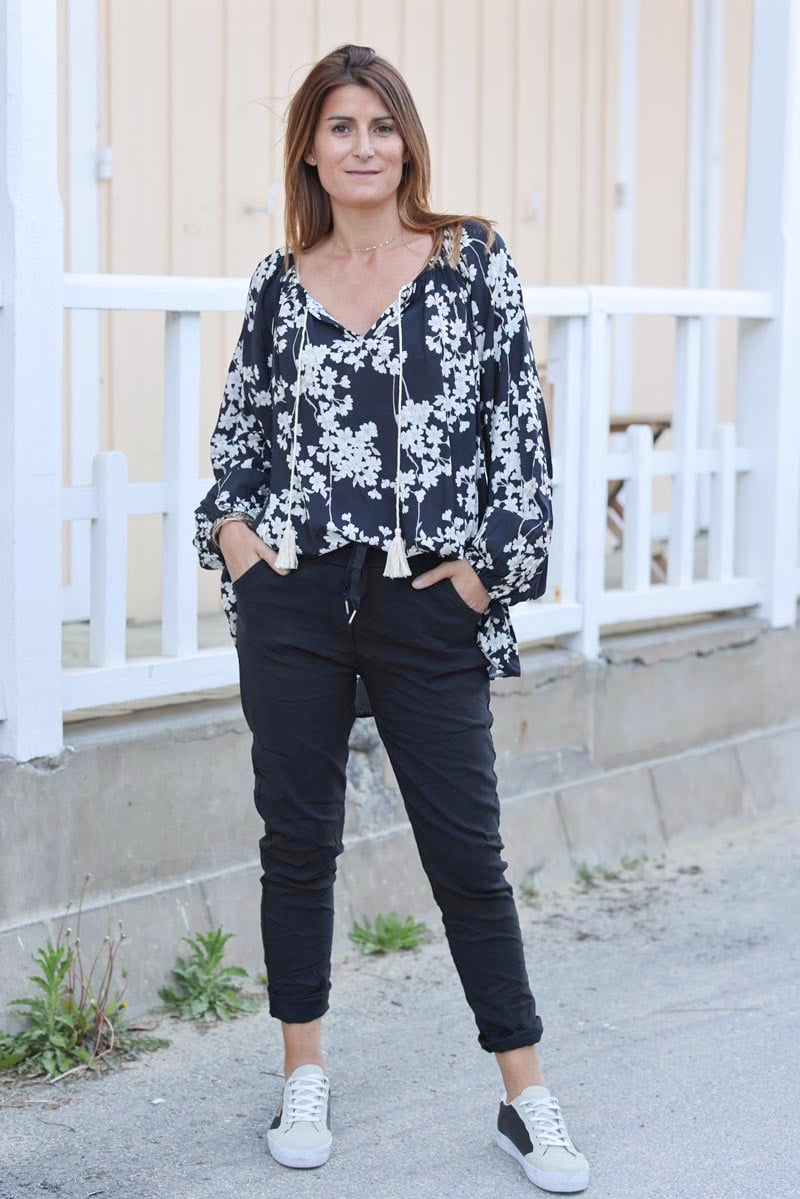 Pantalon confort noir en toile stretch étoile brillante paillettes
