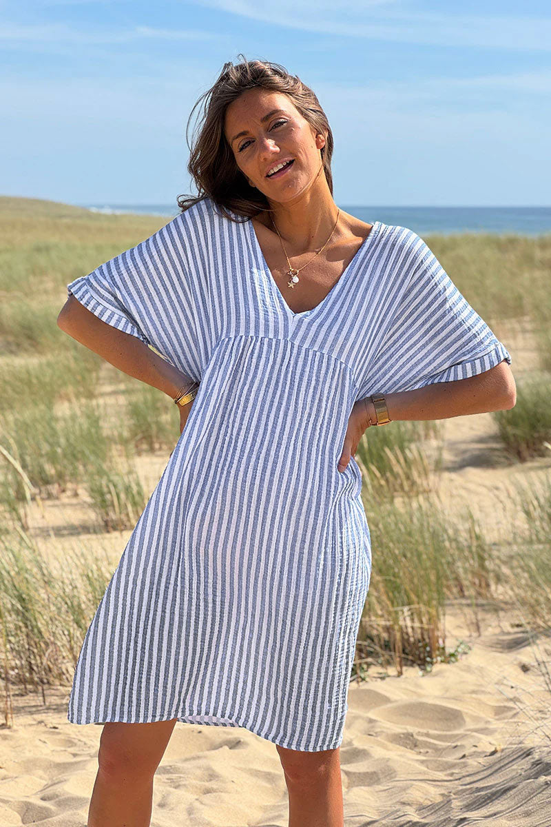 Robe blanche en gaze de coton rayures bleues manches looses