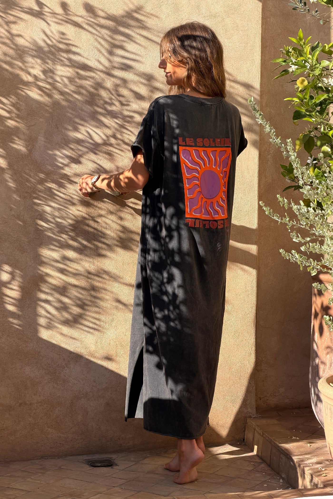 Robe longue confort gris délavé en coton stretch col v imprimé le soleil