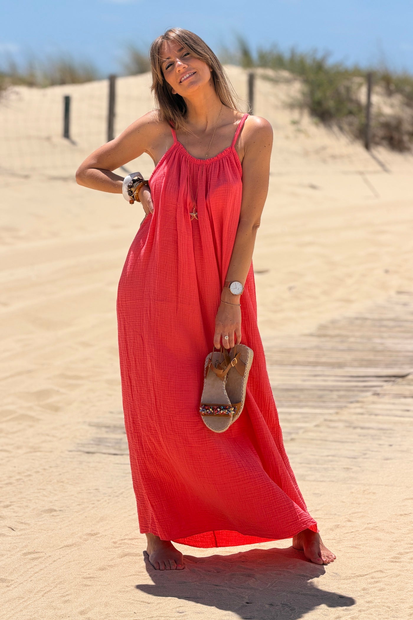 Robe longue corail en gaze de coton à bretelles col élastique