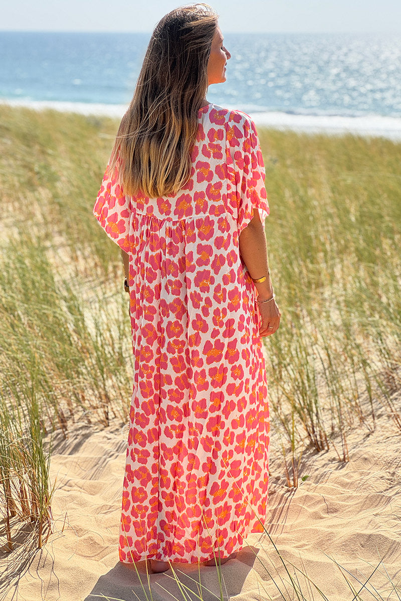 Robe longue fluide blanche imprime léopard rose et orange col v manches looses