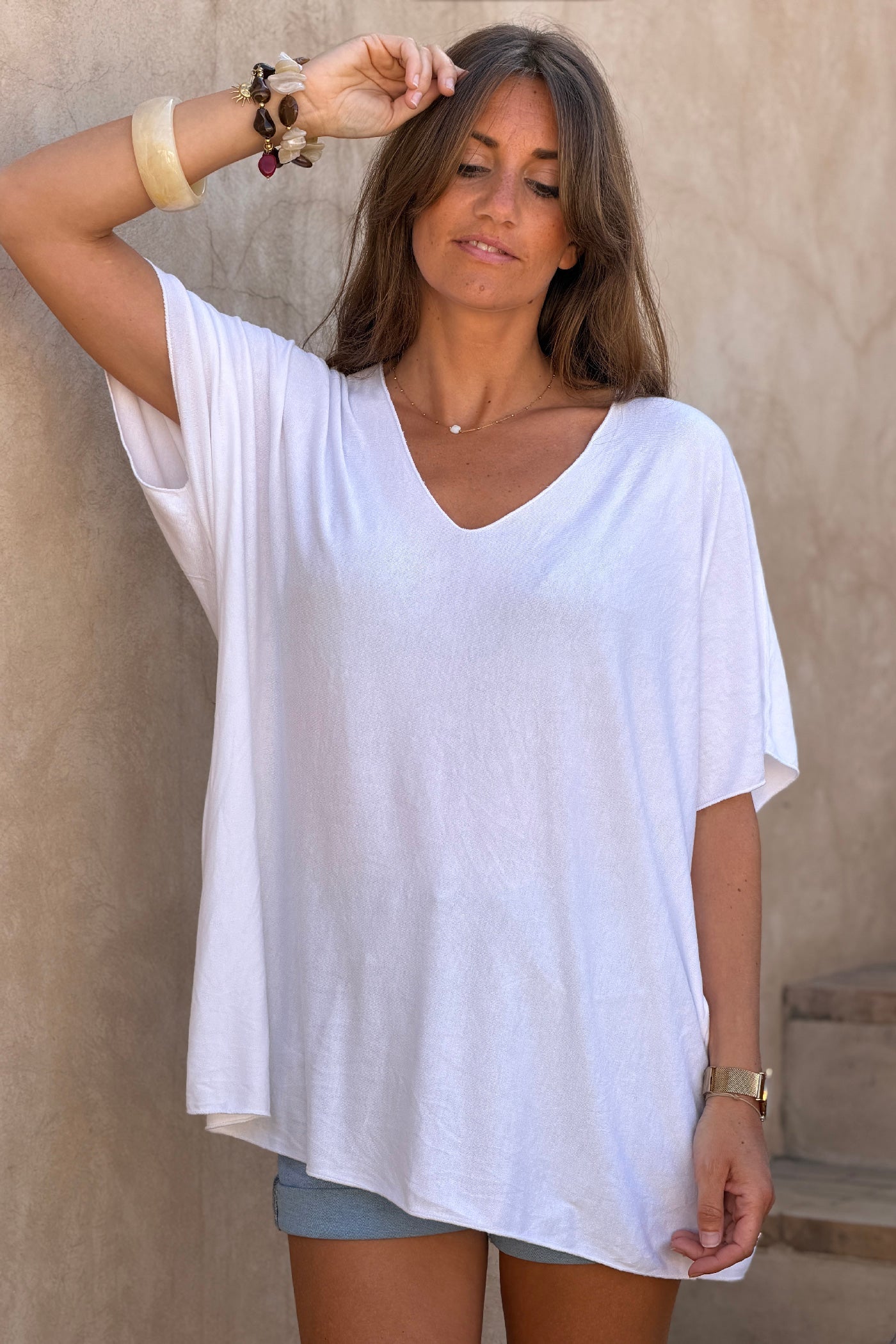 Top blanc fluide confort et stretch col V