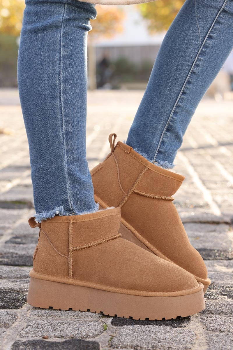 Bottes camel basses en cuir fourrées à plateforme