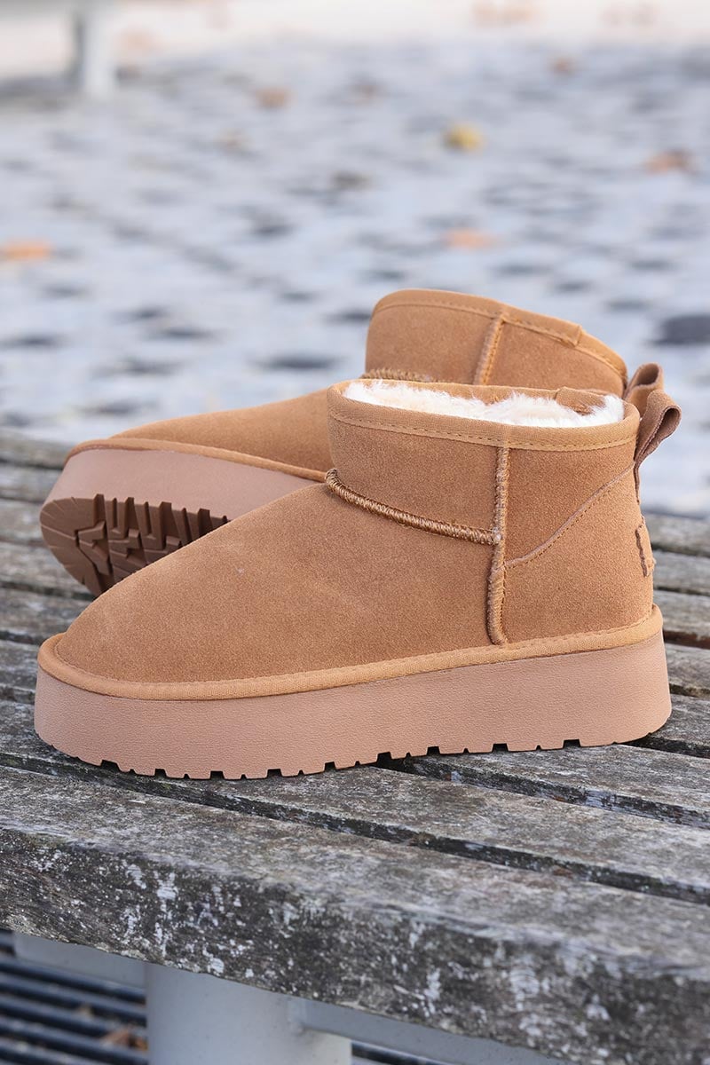 Bottes camel basses en cuir fourrées à plateforme