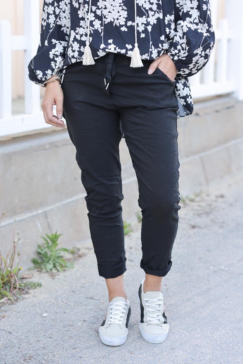 Pantalon confort noir en toile stretch étoile brillante paillettes