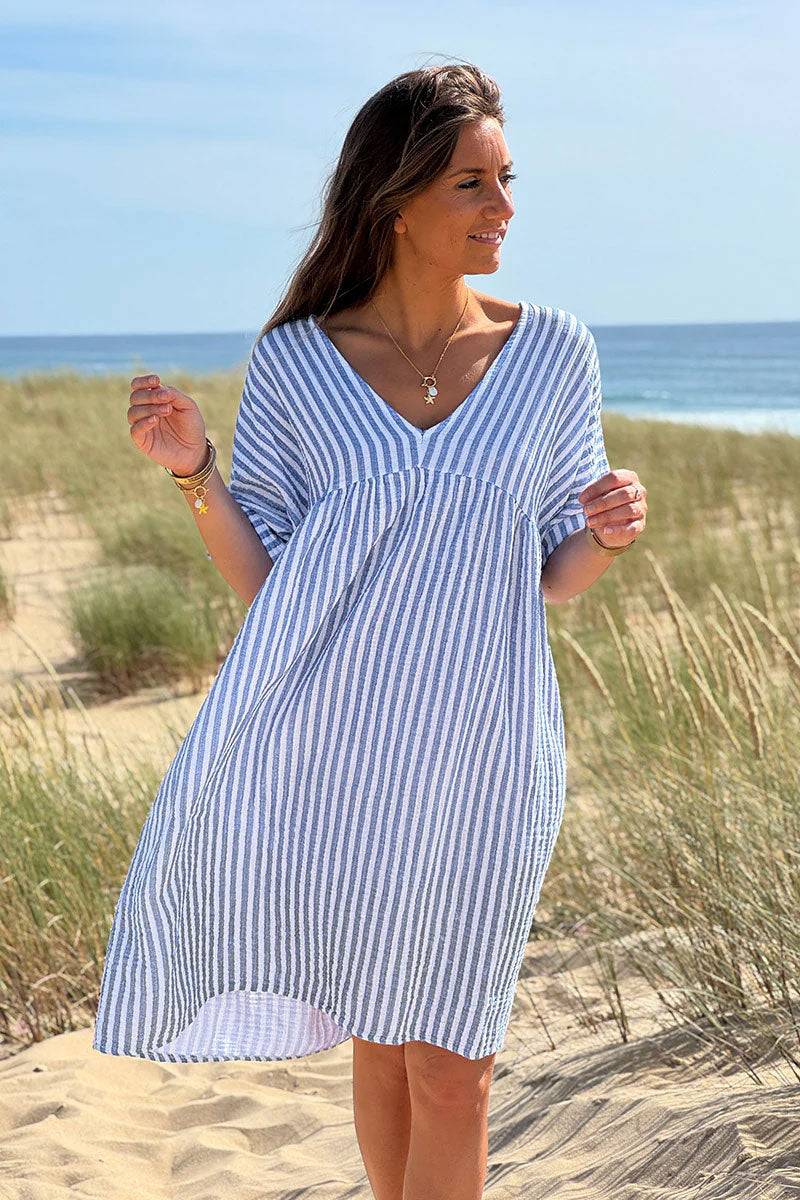 Robe blanche en gaze de coton rayures bleues manches looses