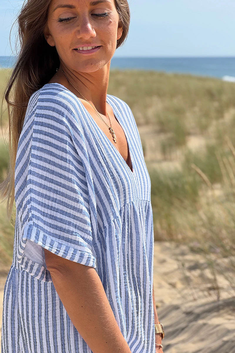 Robe blanche en gaze de coton rayures bleues manches looses