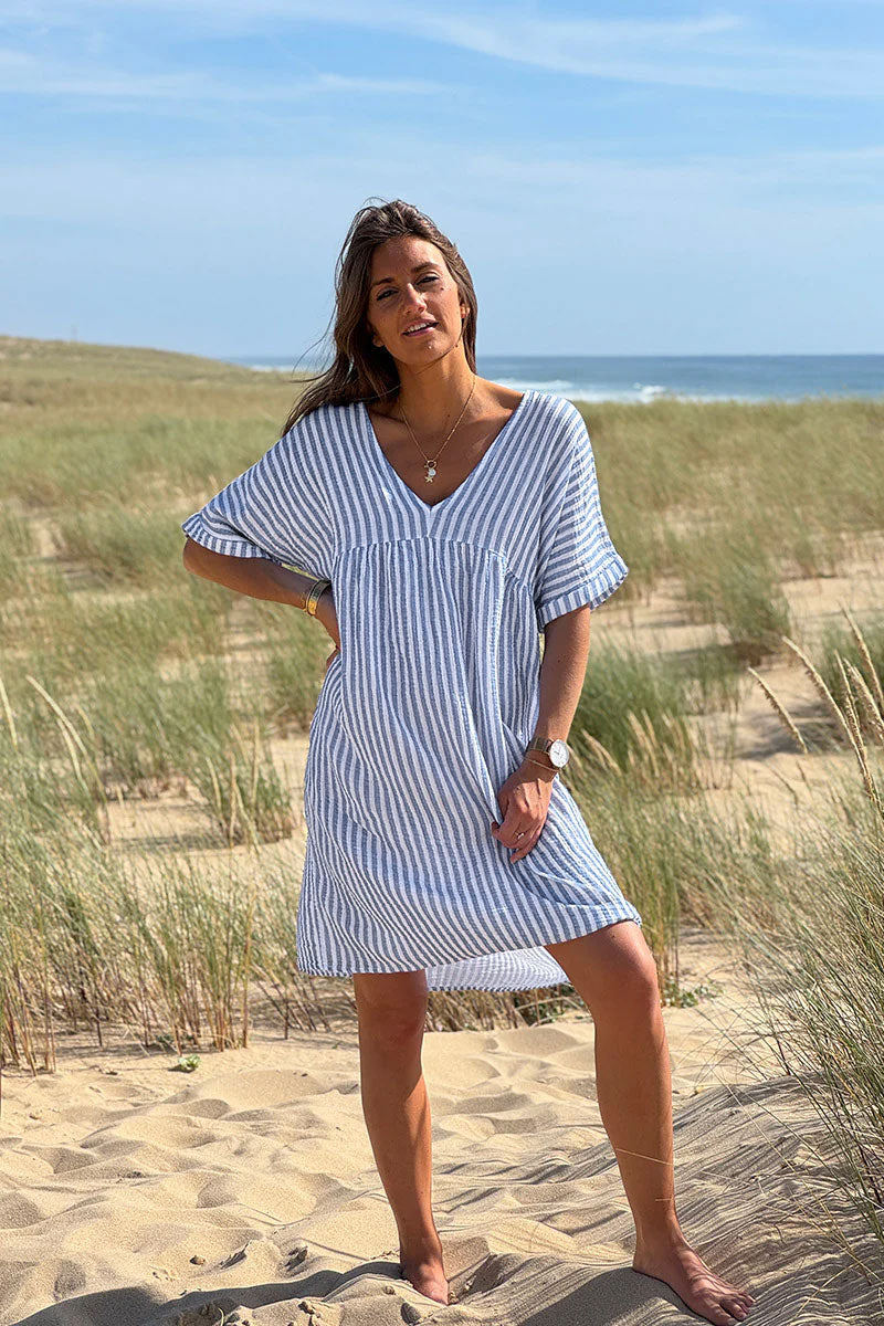 Robe blanche en gaze de coton rayures bleues manches looses