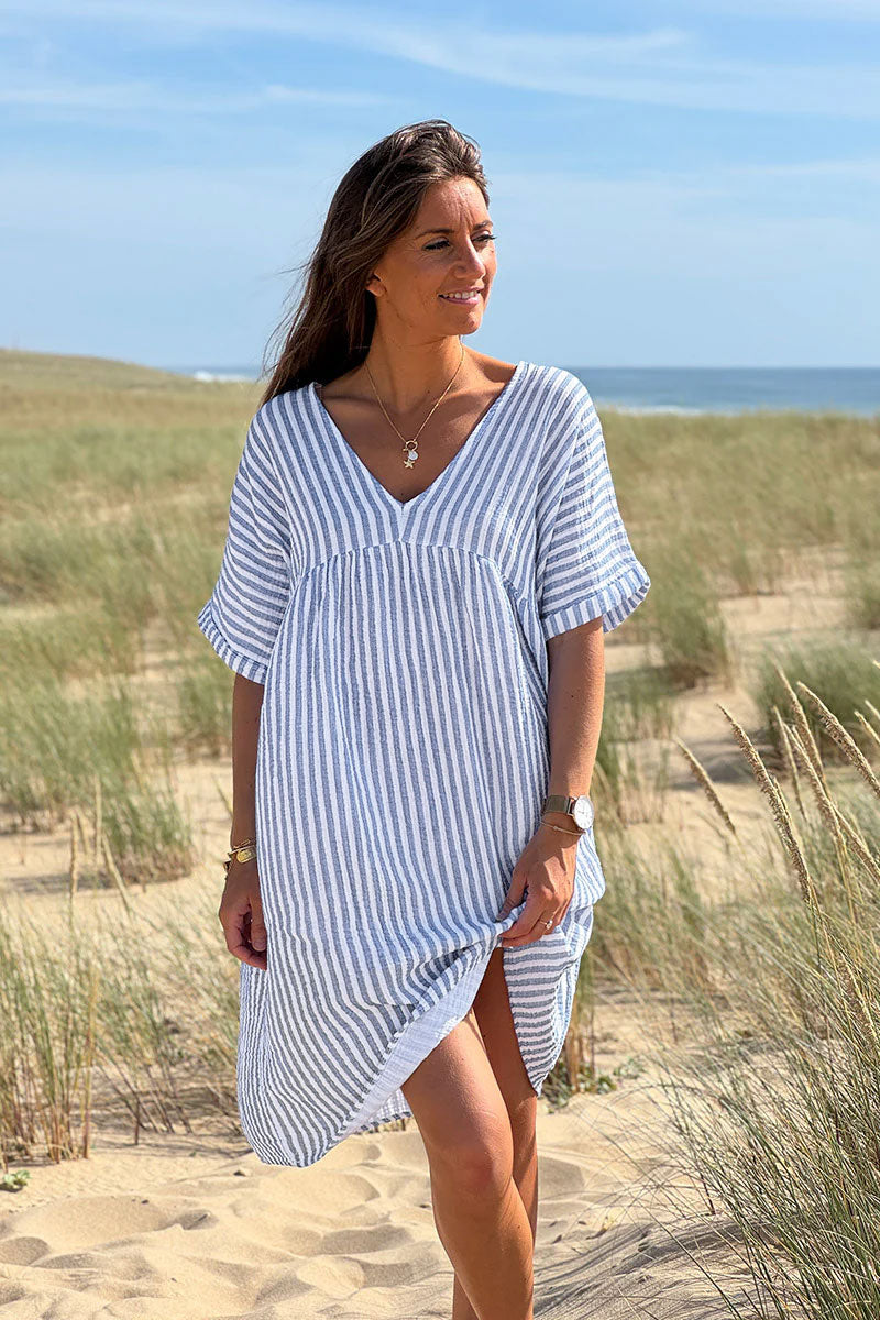 Robe blanche en gaze de coton rayures bleues manches looses