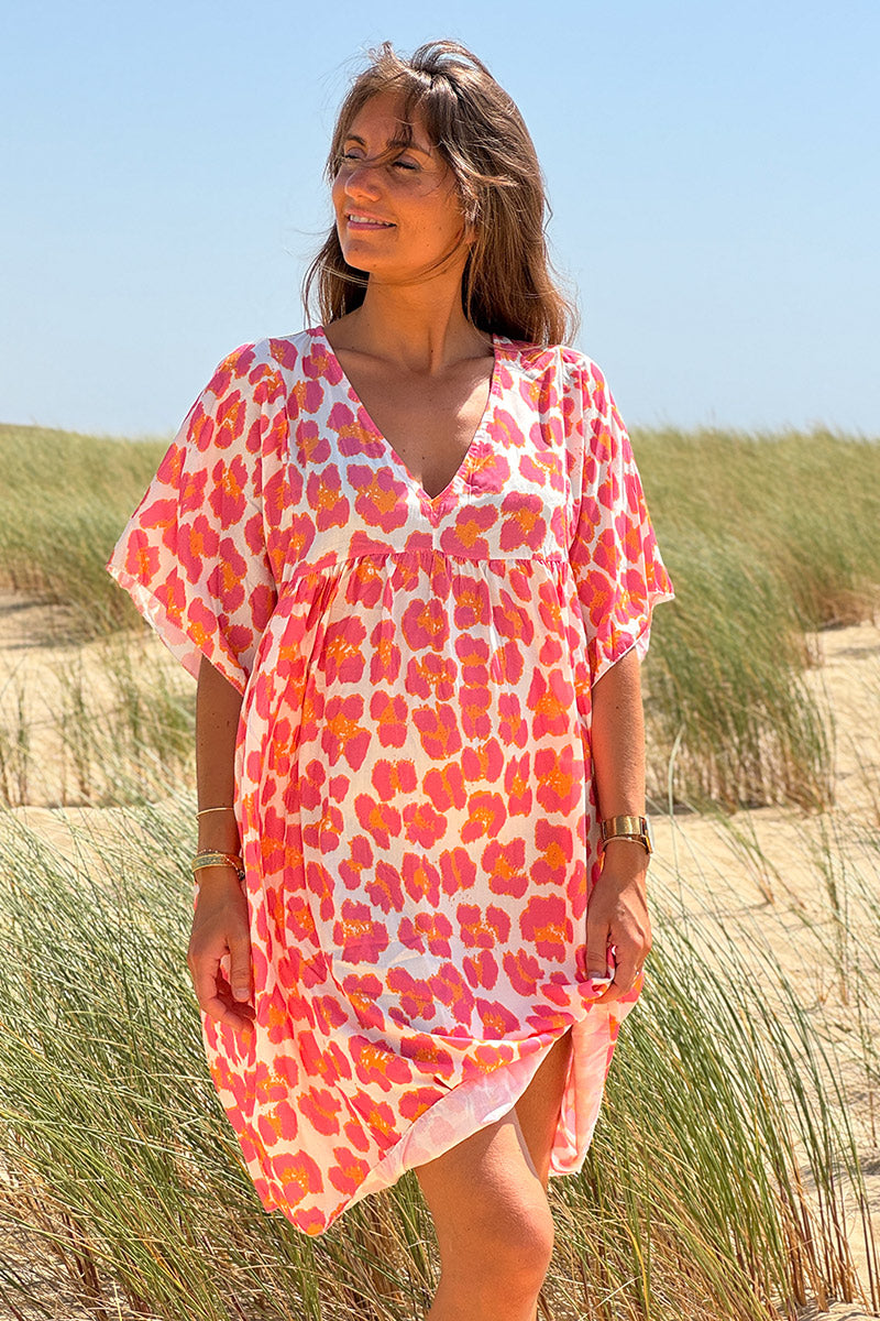 Robe fluide blanche imprimé léopard rose et orange col v manches looses