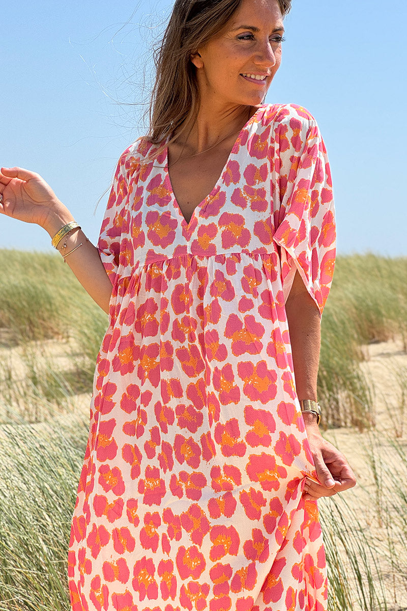 Robe fluide blanche imprimé léopard rose et orange col v manches looses