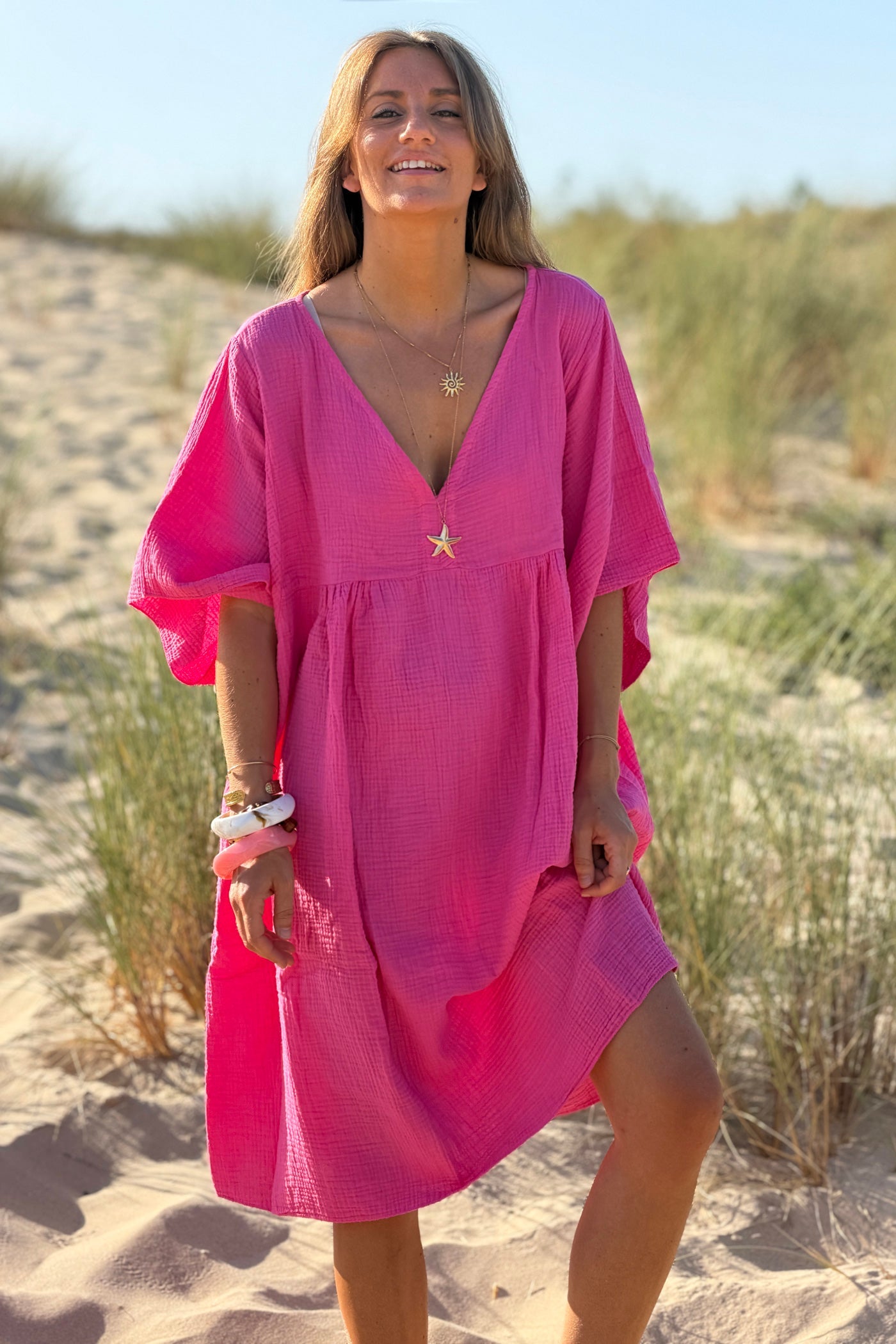 Robe fuchsia large en gaze de coton col v