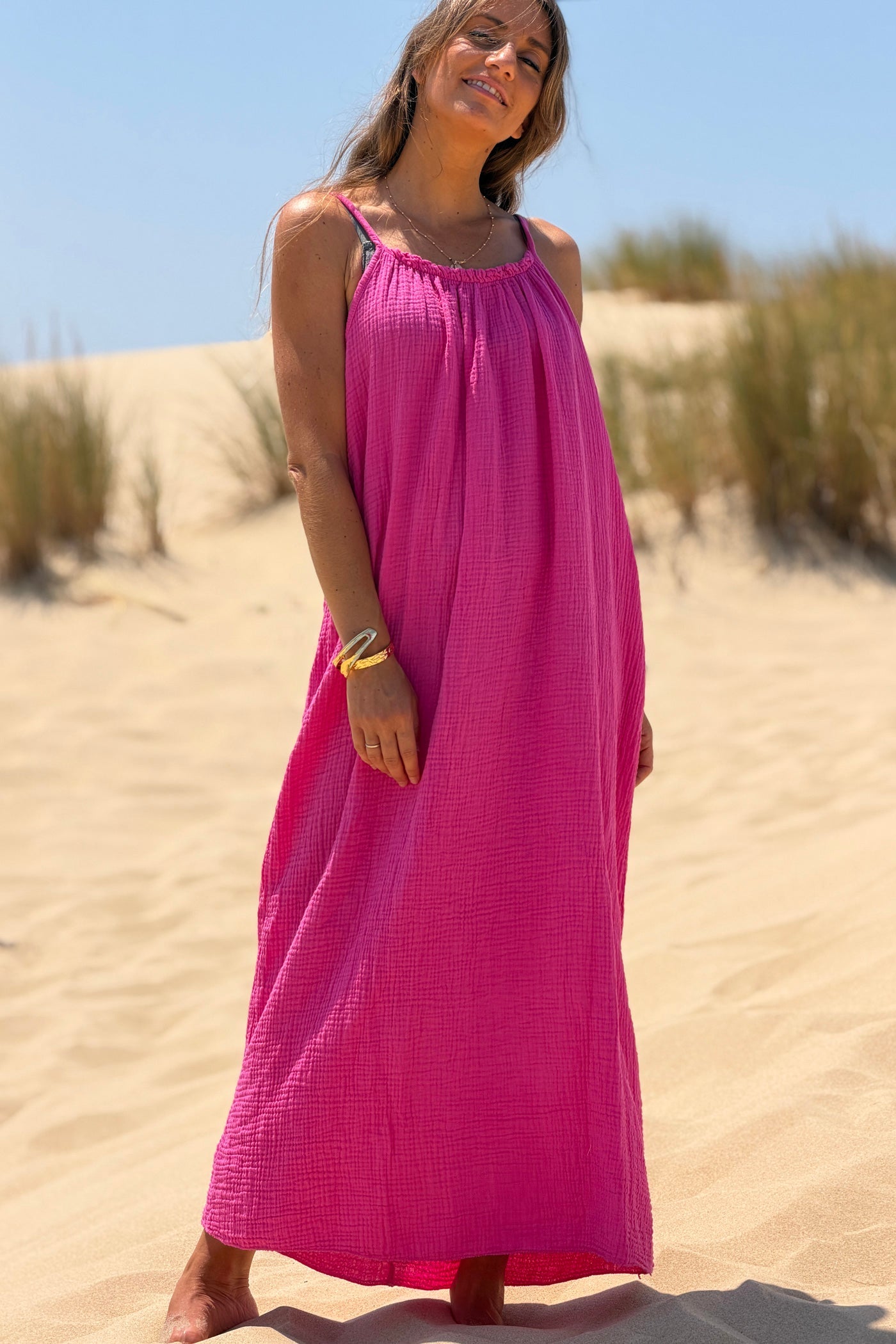 Robe longue fuchsia en gaze de coton à bretelles col élastique