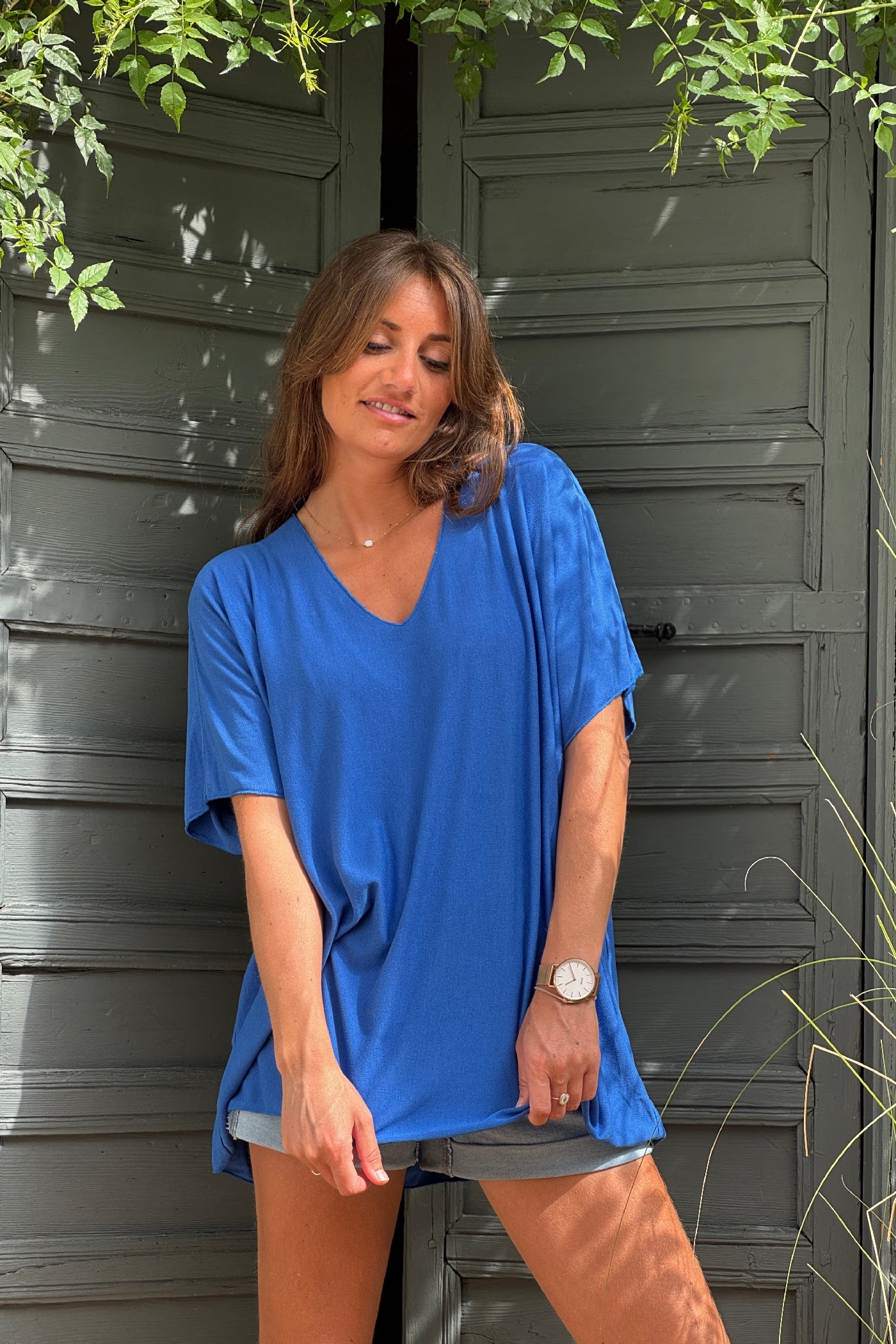 Top bleu roi fluide confort et stretch col v